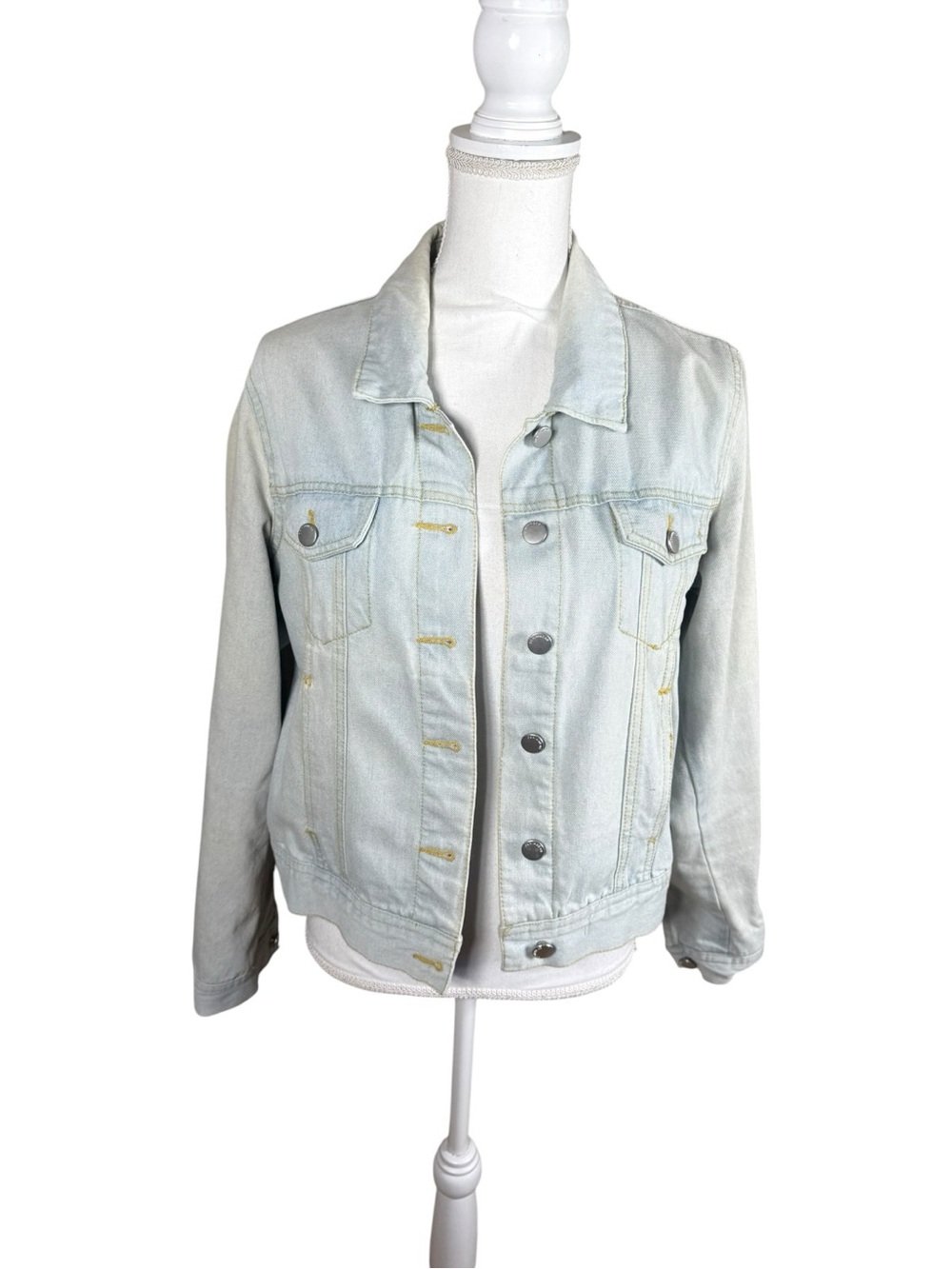 Light Wash Ashley Vintage Charm  Jean‎ Jacket